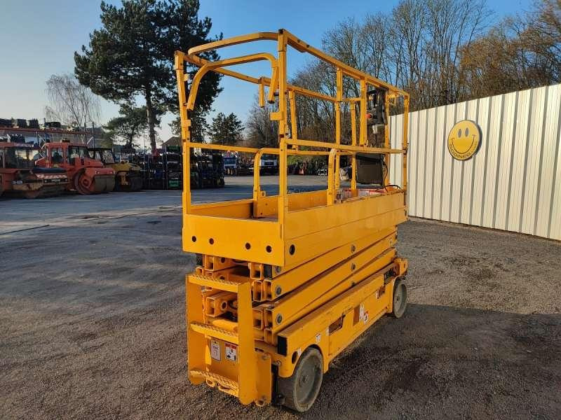 Haulotte CISEAUX COMPACT 10N - Vertical mast lift: picture 3 Haulotte CISEAUX COMPACT 10N - Vertical mast lift: picture 3