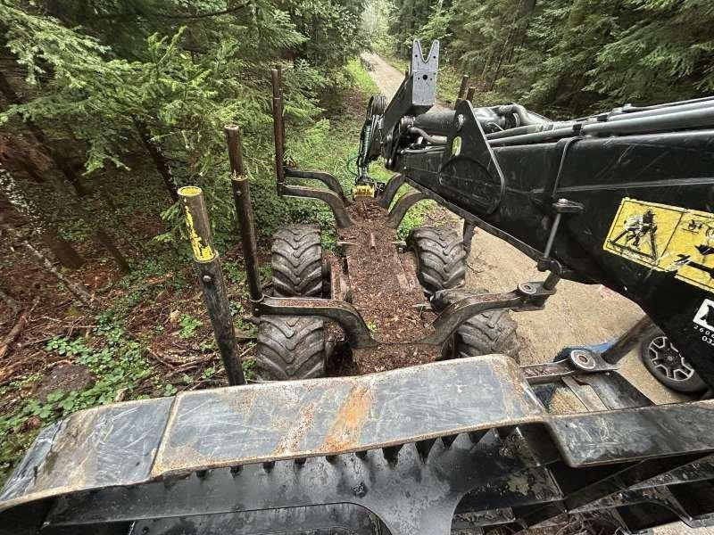 Forwarder John Deere 1110G: picture 46