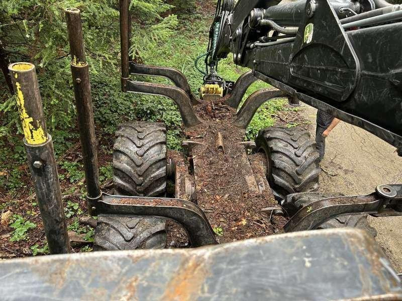 Forwarder John Deere 1110G: picture 26