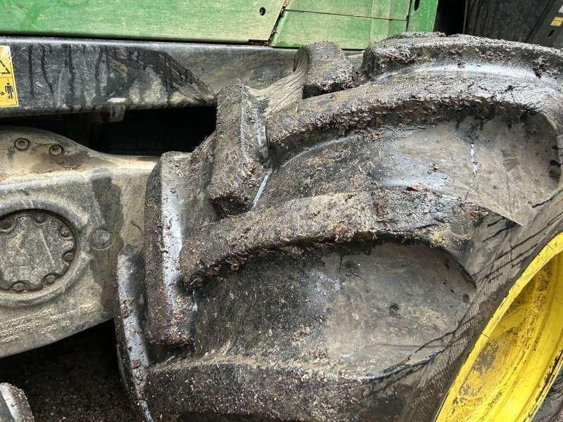 Forwarder John Deere 1110G: picture 23