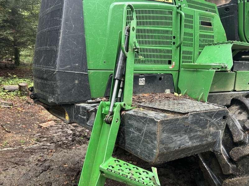 Forwarder John Deere 1110G: picture 24