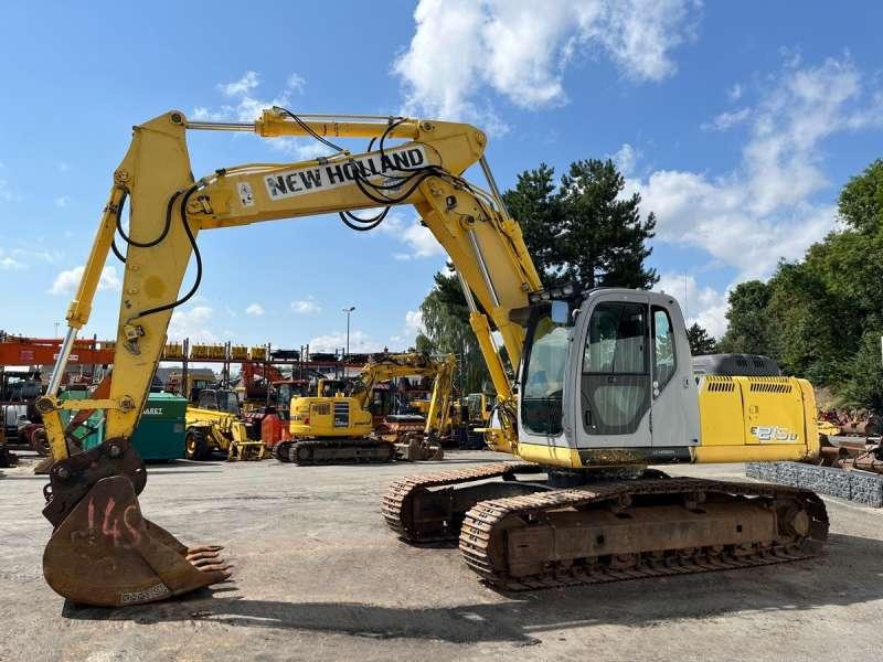 New Holland E215B - Crawler excavator: picture 4 New Holland E215B - Crawler excavator: picture 4