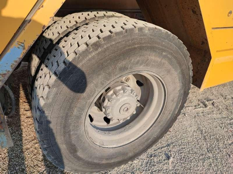 Asphalt distributor Renault G260: picture 15