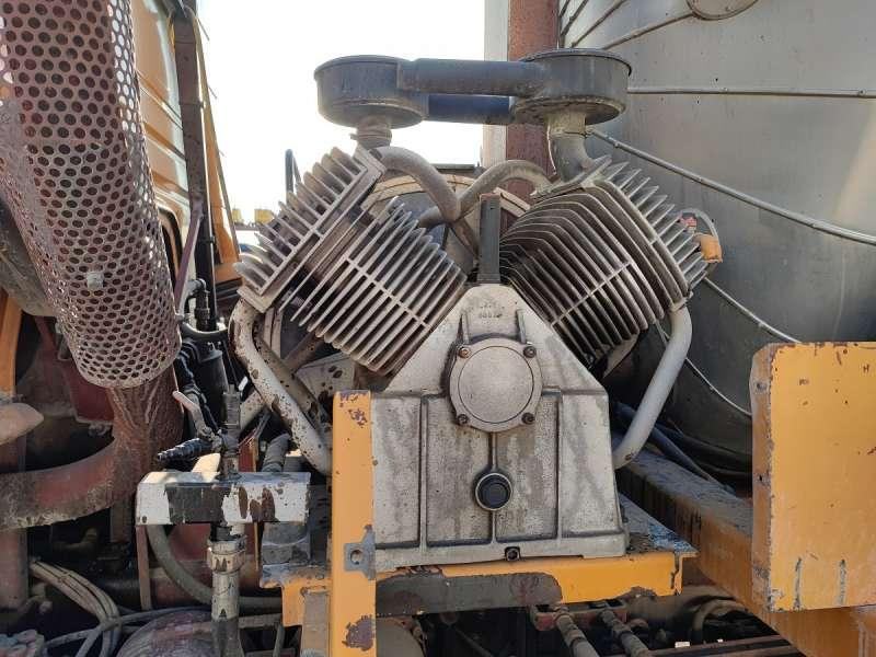 Asphalt distributor Renault G260: picture 19