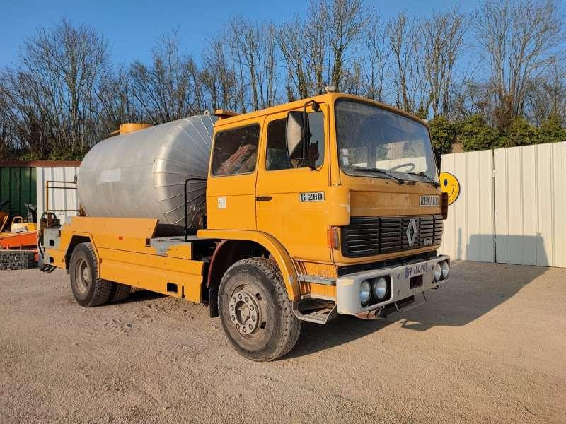 Asphalt distributor Renault G260: picture 8