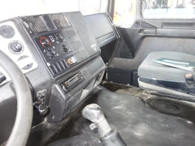 Hook lift truck MAN 35-364 8X4: picture 11