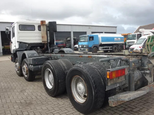 MAN 41-414 manuial pomp 8x4 - Cab chassis truck: picture 3 MAN 41-414 manuial pomp 8x4 - Cab chassis truck: picture 3