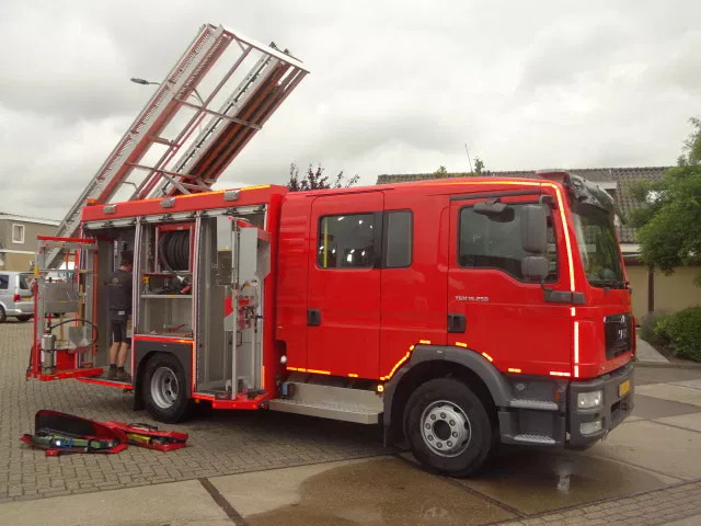MAN TGM 15.250 FIRE TRUCK,2000 LITER TANK, FOAM TANK, AIRCO - Fire truck: picture 1 MAN TGM 15.250 FIRE TRUCK,2000 LITER TANK, FOAM TANK, AIRCO - Fire truck: picture 1