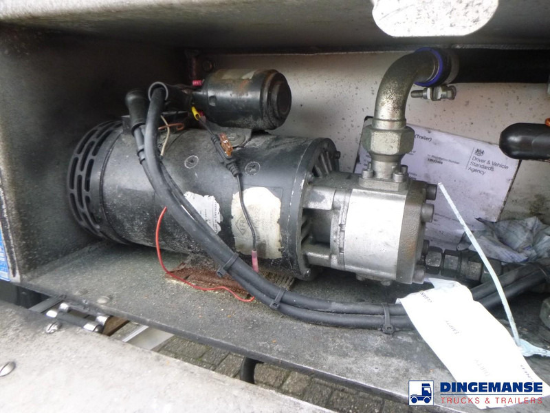 Feldbinder Powder tank alu 63 m3 (tipping) leasing Feldbinder Powder tank alu 63 m3 (tipping): picture 15 Feldbinder Powder tank alu 63 m3 (tipping) leasing Feldbinder Powder tank alu 63 m3 (tipping): picture 15