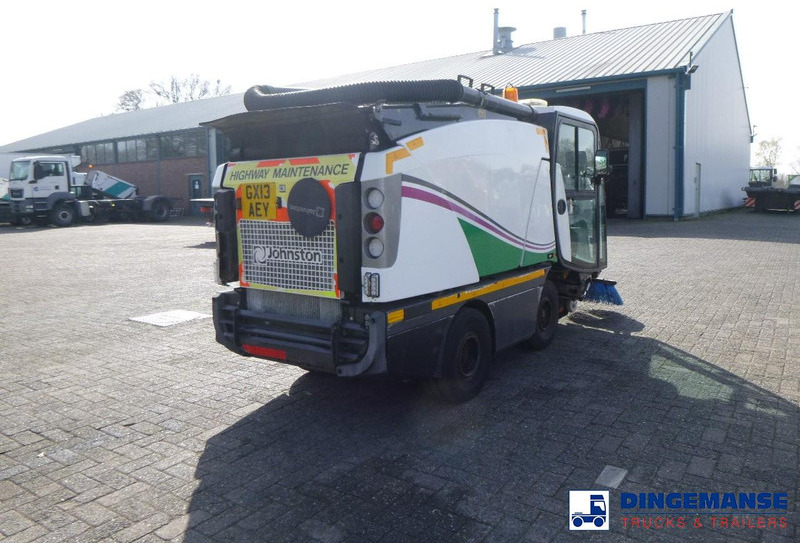 Johnston C202 compact street sweeper - Road sweeper: picture 4 Johnston C202 compact street sweeper - Road sweeper: picture 4