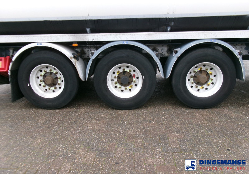 Lakeland Fuel tank alu 42.8 m3 / 6 comp + pump - Tank semi-trailer: picture 5 Lakeland Fuel tank alu 42.8 m3 / 6 comp + pump - Tank semi-trailer: picture 5