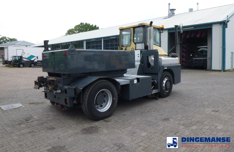 MOL RM 255 4X4 terminal drawbar tractor 150 ton - Terminal tractor: picture 4 MOL RM 255 4X4 terminal drawbar tractor 150 ton - Terminal tractor: picture 4