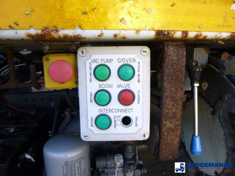 Vacuum truck Mercedes-Benz Econic 1824 4x2 Whale vacuum tank 8.1 m3: picture 13