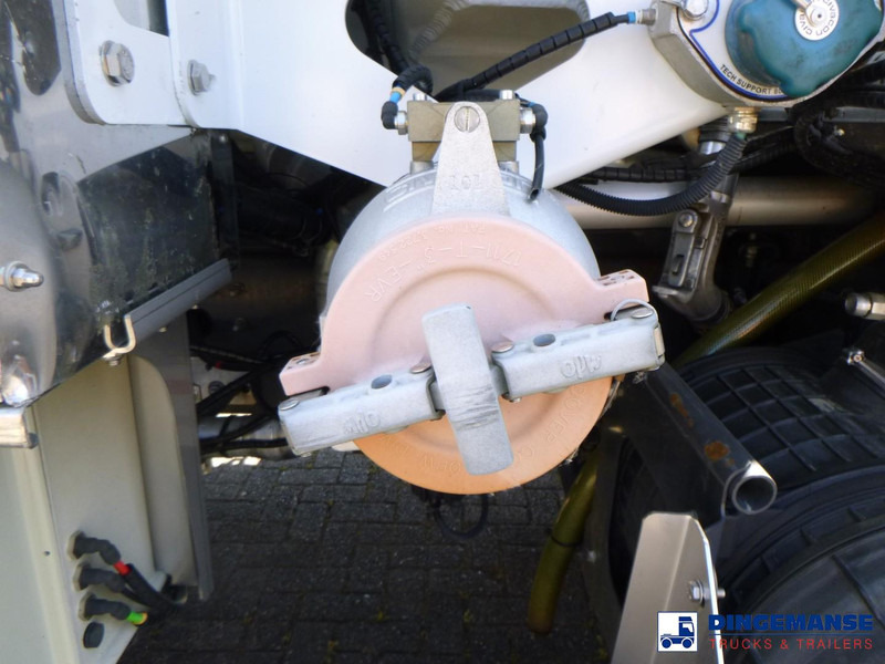 Tank truck Renault Premium 270 dxi 4x2 fuel tank 13.7 m3 / 4 comp: picture 12