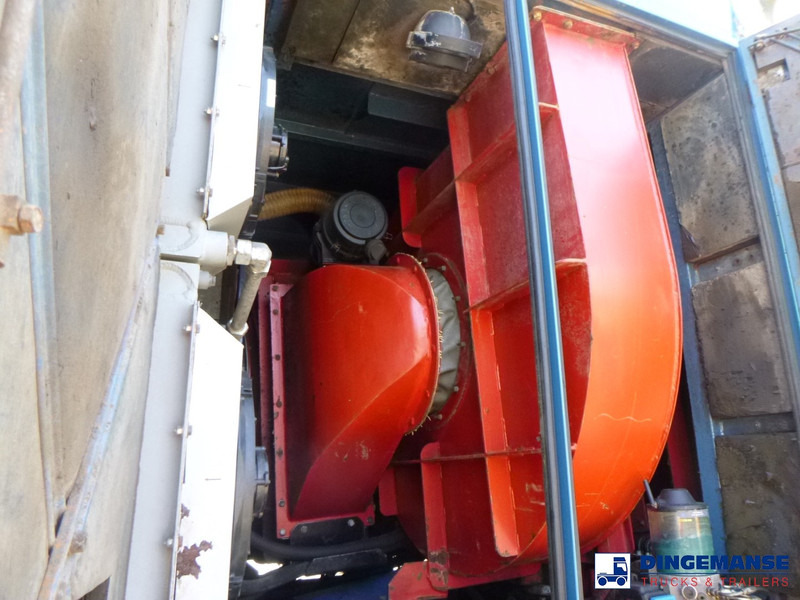 Vacuum truck Scania G 440 6X4 Saugbagger / vacuum excavator: picture 18