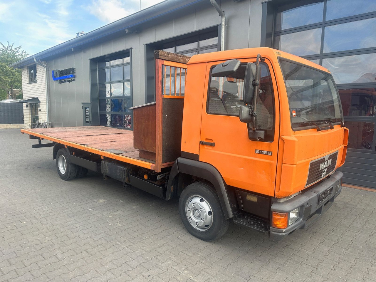 MAN 8.163 Pritsche - Dropside/ Flatbed truck: picture 1 MAN 8.163 Pritsche - Dropside/ Flatbed truck: picture 1