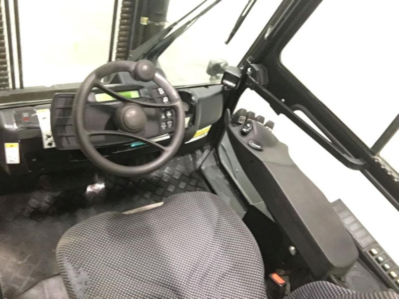 Hyster H8.0FT-6 - Container handler: picture 3 Hyster H8.0FT-6 - Container handler: picture 3