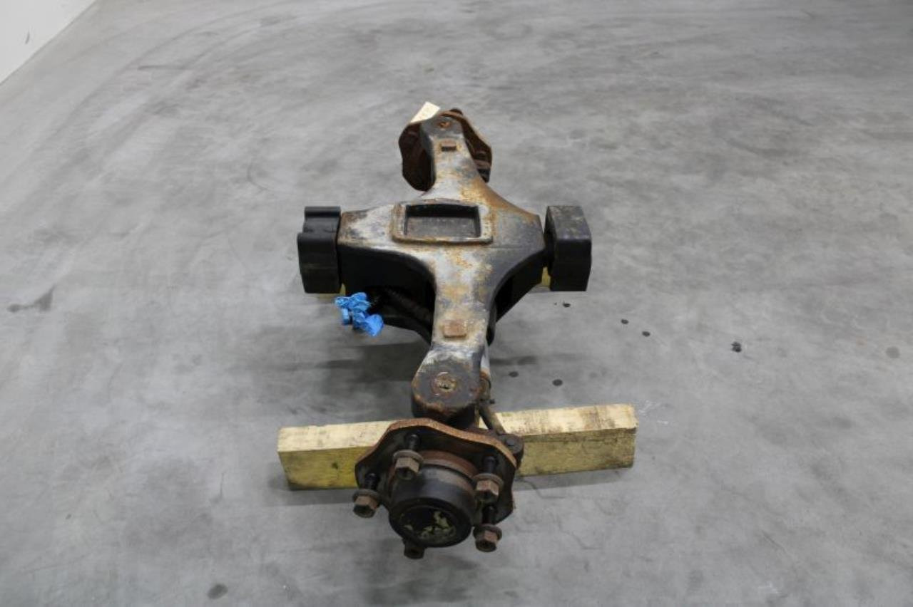 Hyster STEERING AXLE - Axle and parts for Material handling equipment: picture 3 Hyster STEERING AXLE - Axle and parts for Material handling equipment: picture 3
