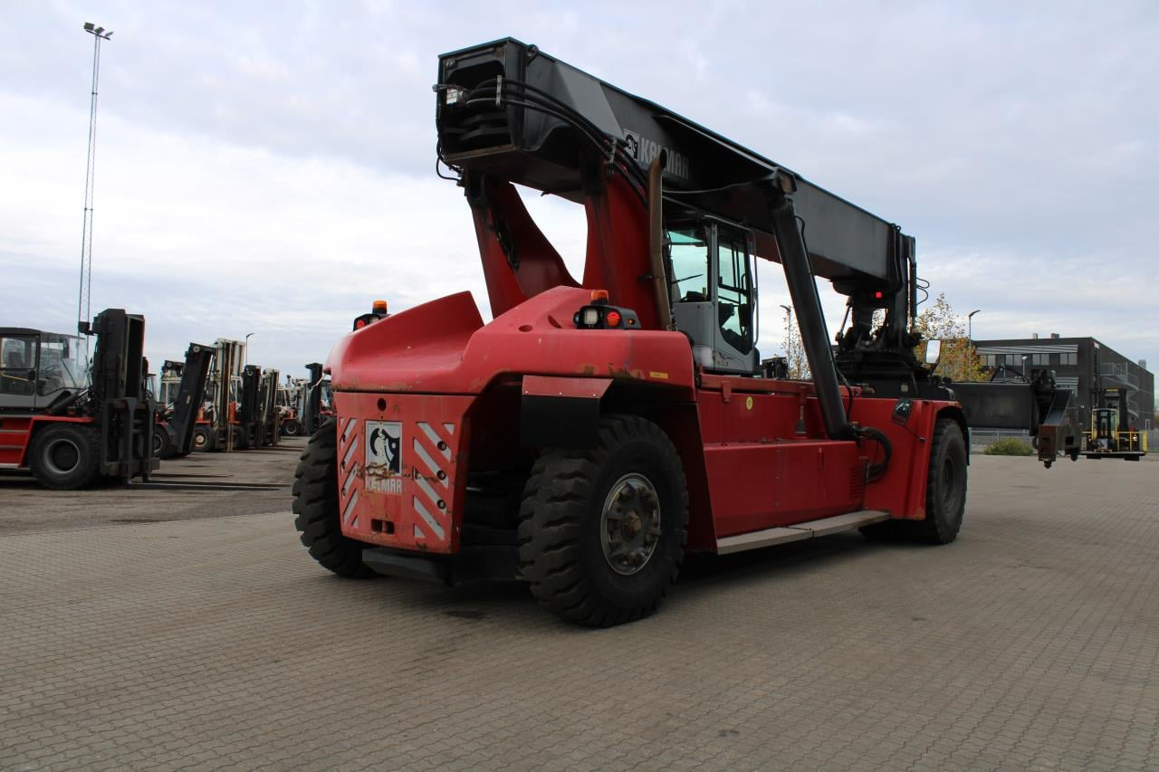 Kalmar DRG450-65S5 - Reach stacker: picture 3 Kalmar DRG450-65S5 - Reach stacker: picture 3