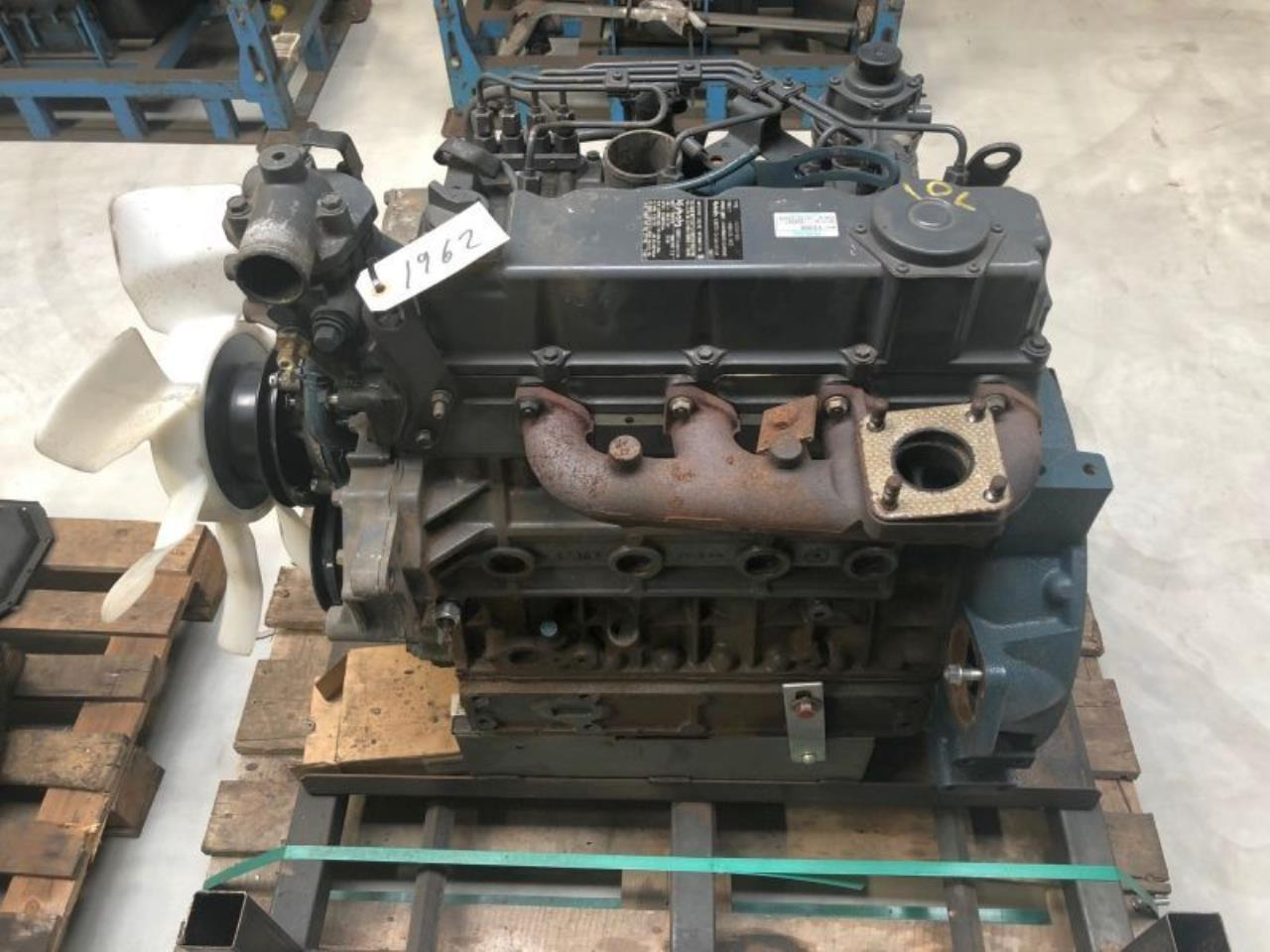 Kubota V3300-EU3 - Engine: picture 2 Kubota V3300-EU3 - Engine: picture 2