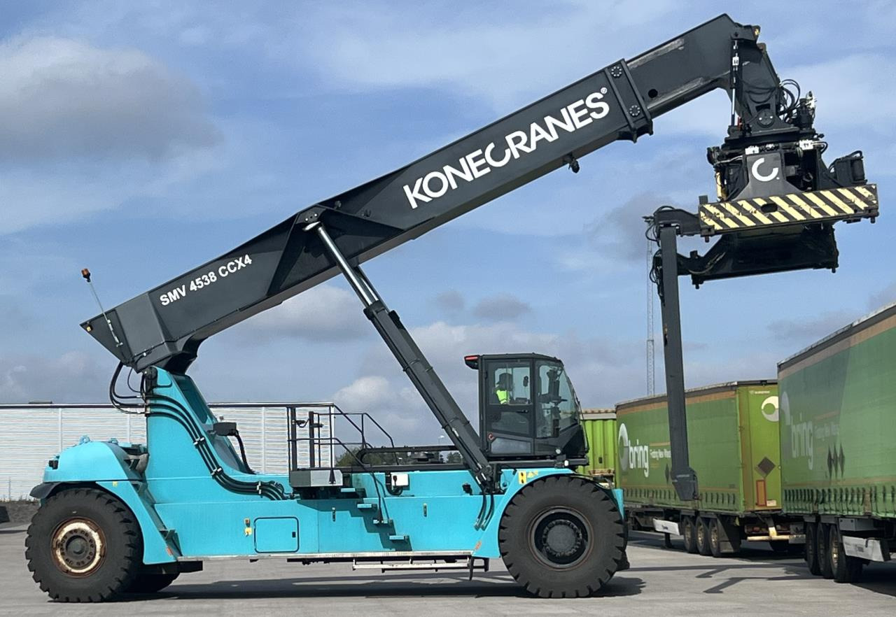 SMV 4538 CCX4 - Reach stacker: picture 1 SMV 4538 CCX4 - Reach stacker: picture 1