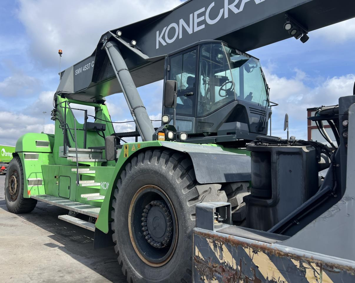 SMV CC4537 CCX4 - Reach stacker: picture 2 SMV CC4537 CCX4 - Reach stacker: picture 2