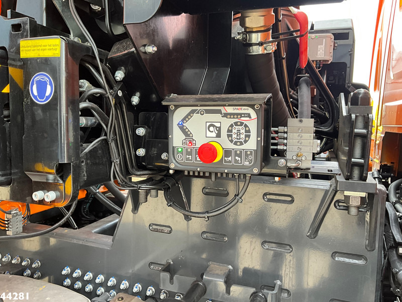 Garbage truck DAF FAN XD 340 Euro 6 Hiab 23 Tonmeter laadkraan: picture 11 Garbage truck DAF FAN XD 340 Euro 6 Hiab 23 Tonmeter laadkraan: picture 11