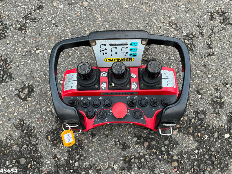 Crane truck DAF FAX 85 CF 410 Euro 5 Palfinger 74 Tonmeter laadkraan + Fly-Jib!: picture 7 Crane truck DAF FAX 85 CF 410 Euro 5 Palfinger 74 Tonmeter laadkraan + Fly-Jib!: picture 7