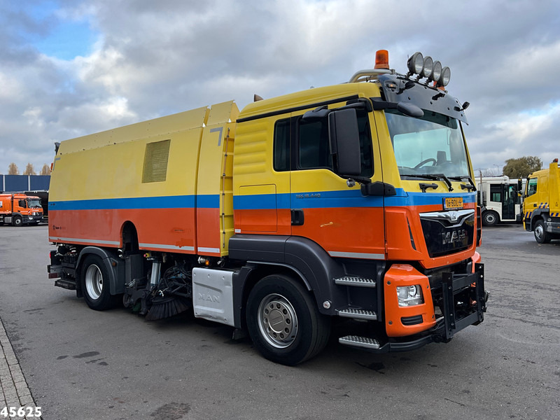 MAN TGS 18.440 Euro 6 Beam S9000 Wegdekreiniger Links en rechts vegend! - Road sweeper: picture 5 MAN TGS 18.440 Euro 6 Beam S9000 Wegdekreiniger Links en rechts vegend! - Road sweeper: picture 5