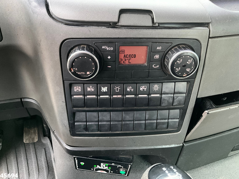 Hook lift truck MAN TGS 26.440 6x4 ZF Intarder Manual 26 Ton haakarmsysteem: picture 12 Hook lift truck MAN TGS 26.440 6x4 ZF Intarder Manual 26 Ton haakarmsysteem: picture 12