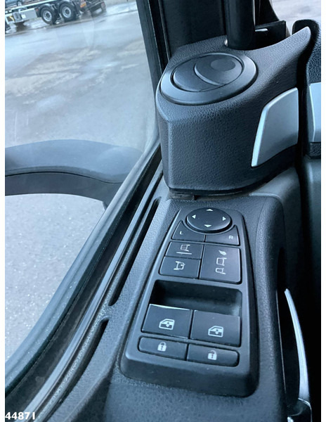 Hook lift truck MAN TGS 35.440 8x4 HMF 16 Tonmeter Z-kraan: picture 19 Hook lift truck MAN TGS 35.440 8x4 HMF 16 Tonmeter Z-kraan: picture 19