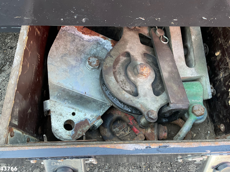 Hook lift truck, Crane truck MAN TGS 35.480 8x4H Euro 6 HMF 40 Tonmeter laadkraan + Fly-Jib: picture 10 Hook lift truck, Crane truck MAN TGS 35.480 8x4H Euro 6 HMF 40 Tonmeter laadkraan + Fly-Jib: picture 10