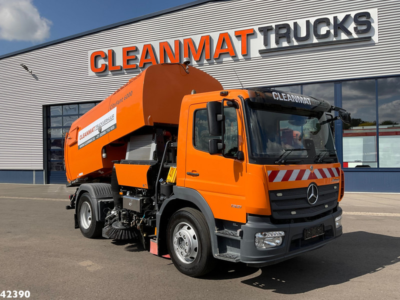 Mercedes-Benz Atego 1321 Bucher Cityfant 6000 Just 49.567 km! - Road sweeper: picture 1 Mercedes-Benz Atego 1321 Bucher Cityfant 6000 Just 49.567 km! - Road sweeper: picture 1