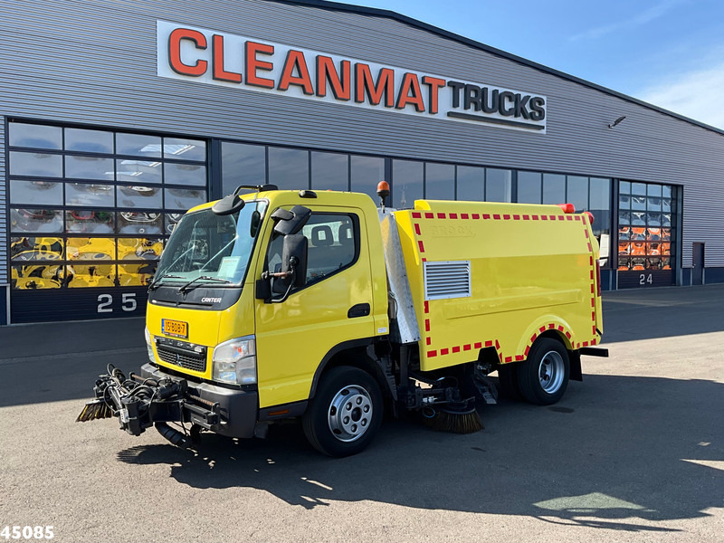 Mitsubishi Canter 7C15 Brock sweeper Just 94.095 km! - Road sweeper: picture 3 Mitsubishi Canter 7C15 Brock sweeper Just 94.095 km! - Road sweeper: picture 3