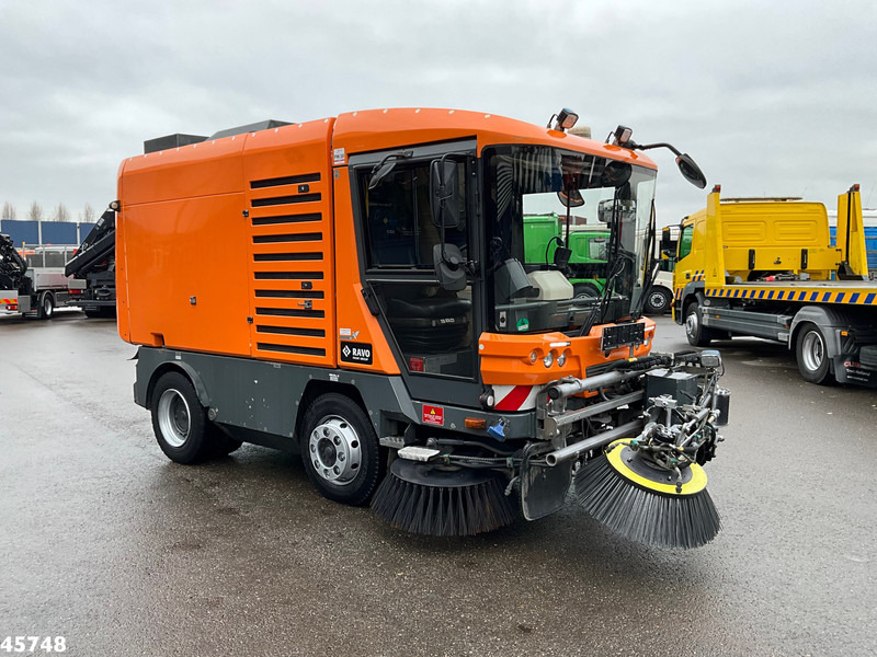 Ravo 580 with 3-rd brush - Road sweeper: picture 4 Ravo 580 with 3-rd brush - Road sweeper: picture 4