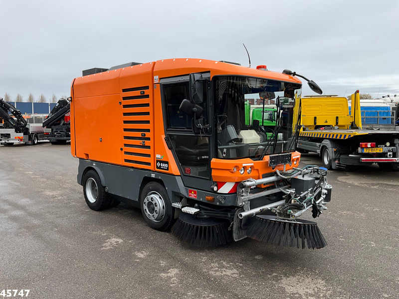 Ravo 580 with 3-rd brush - Road sweeper: picture 4 Ravo 580 with 3-rd brush - Road sweeper: picture 4