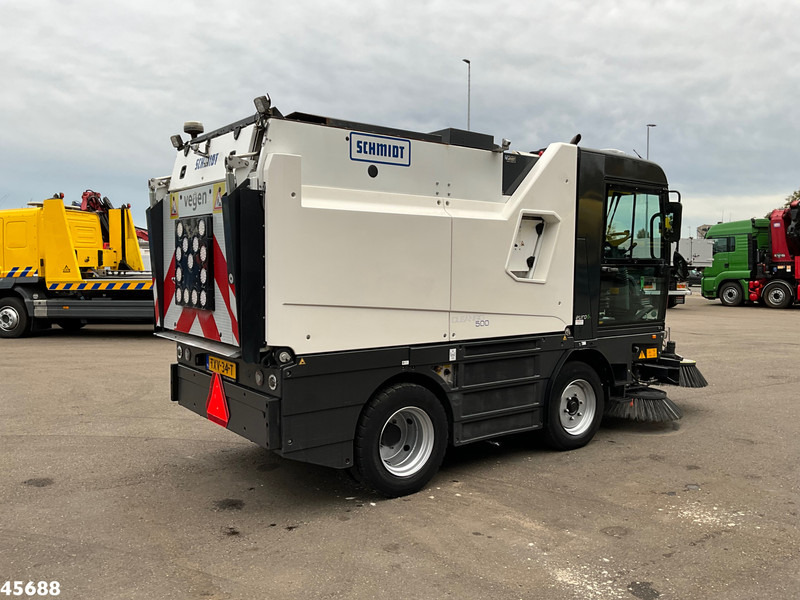Schmidt Cleango Compact 500 Euro 6 with 3-rd brush Just 41.050 km! - Road sweeper: picture 5 Schmidt Cleango Compact 500 Euro 6 with 3-rd brush Just 41.050 km! - Road sweeper: picture 5