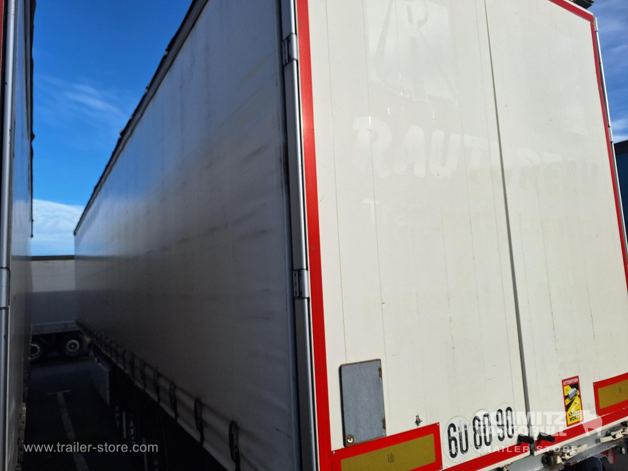 FRUEHAUF Curtainsider Standard Taillift - Curtainsider semi-trailer: picture 5 FRUEHAUF Curtainsider Standard Taillift - Curtainsider semi-trailer: picture 5
