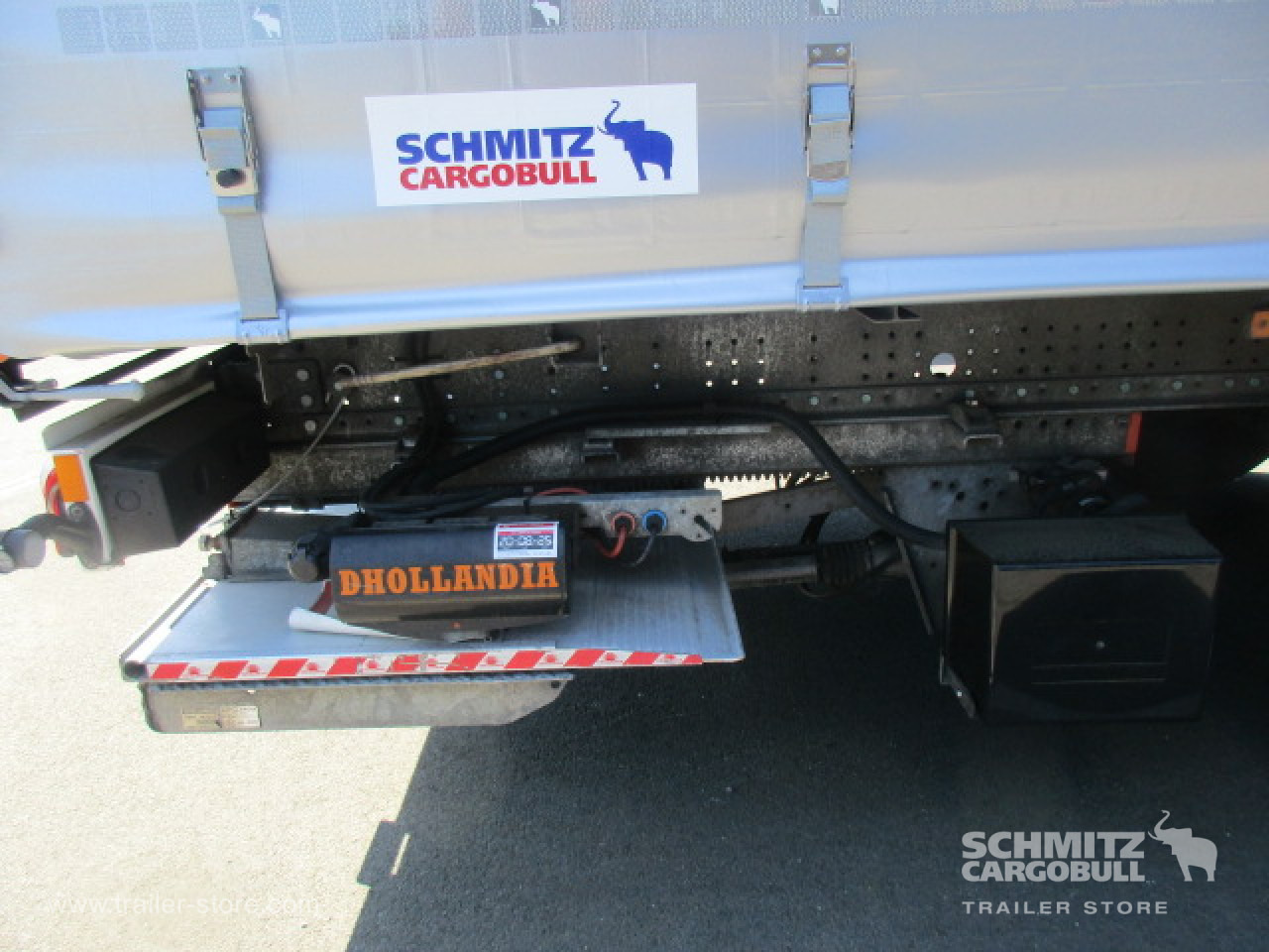 SCHMITZ Curtainsider Standard Taillift - Curtainsider semi-trailer: picture 3 SCHMITZ Curtainsider Standard Taillift - Curtainsider semi-trailer: picture 3