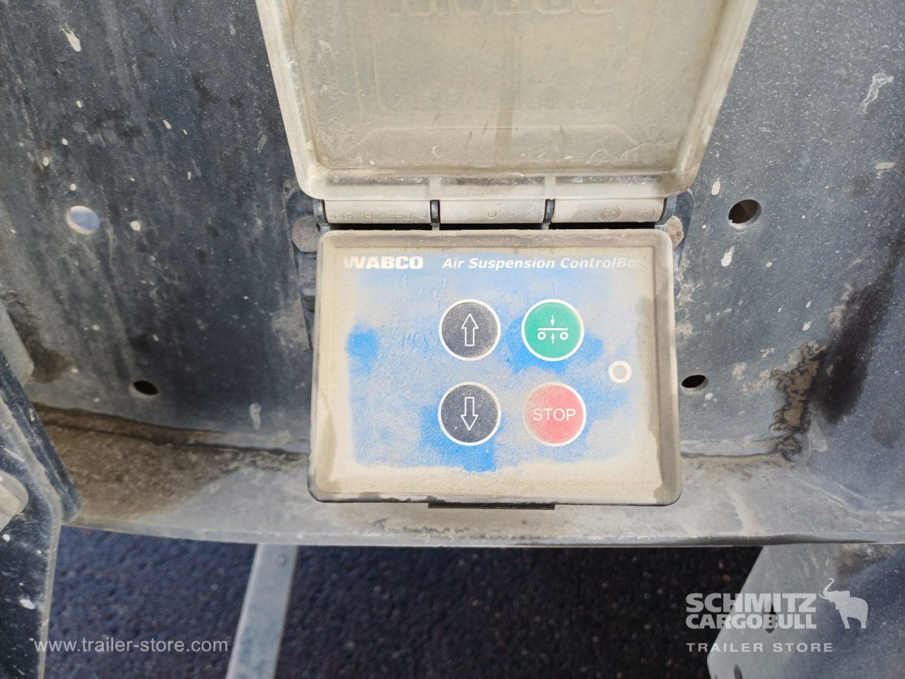 LANGENDORF Auflieger Kipper Stahlrundmulde 24m³ - Tipper semi-trailer: picture 4 LANGENDORF Auflieger Kipper Stahlrundmulde 24m³ - Tipper semi-trailer: picture 4