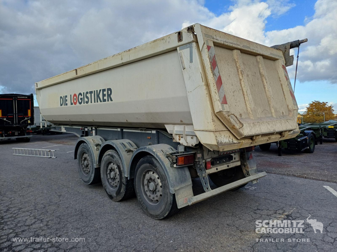 LANGENDORF Auflieger Kipper Stahlrundmulde 24m³ - Tipper semi-trailer: picture 4 LANGENDORF Auflieger Kipper Stahlrundmulde 24m³ - Tipper semi-trailer: picture 4