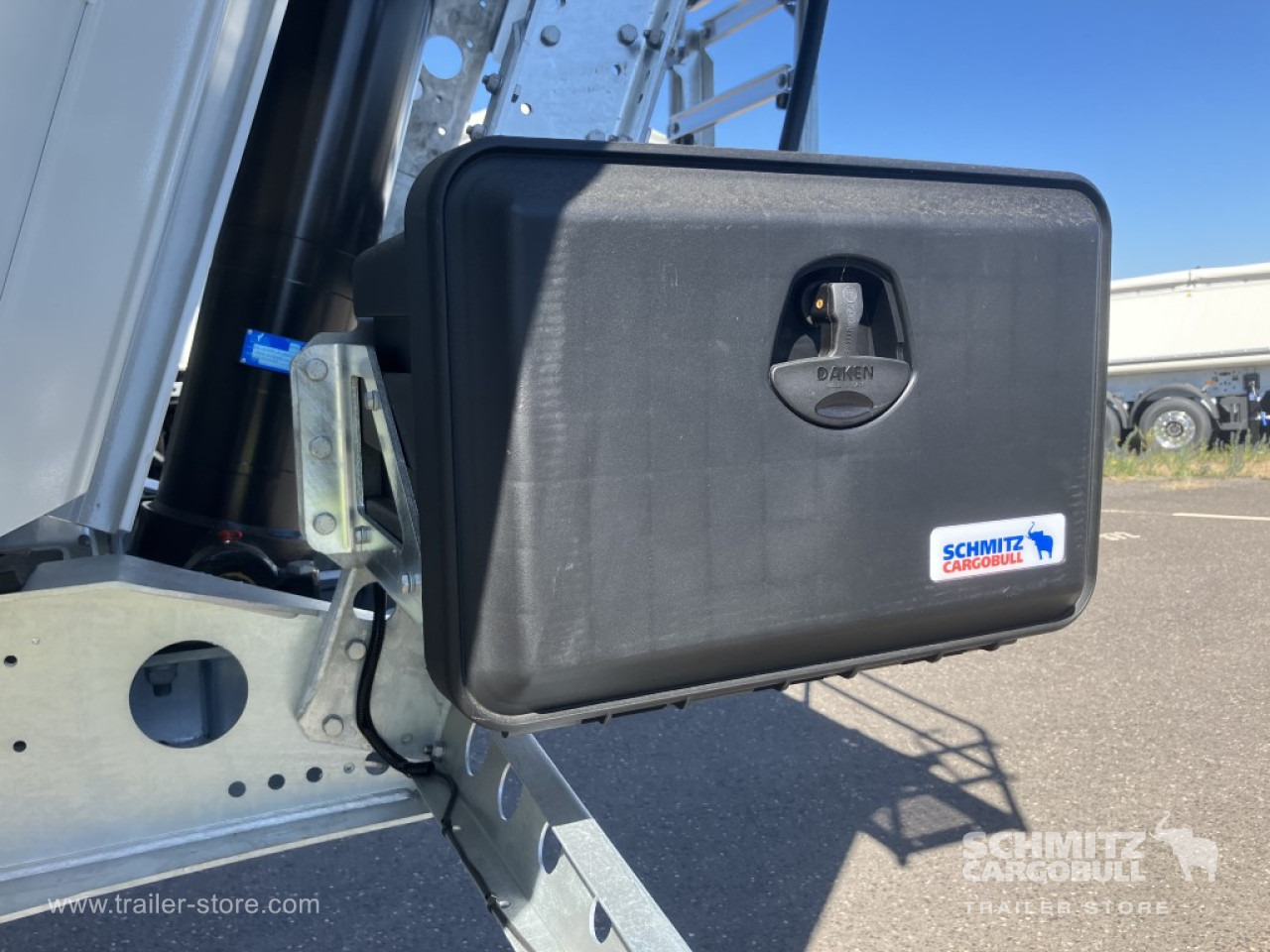 SCHMITZ Auflieger Kipper Alukastenmulde 52m³ - Tipper semi-trailer: picture 4 SCHMITZ Auflieger Kipper Alukastenmulde 52m³ - Tipper semi-trailer: picture 4