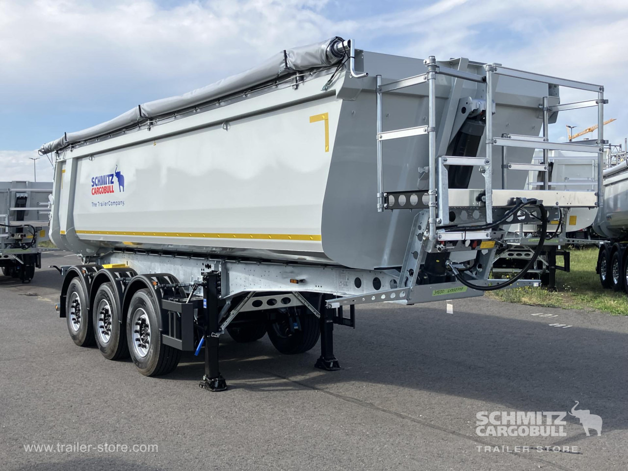 SCHMITZ Auflieger Kipper Stahlrundmulde 29m³ - Tipper semi-trailer: picture 1 SCHMITZ Auflieger Kipper Stahlrundmulde 29m³ - Tipper semi-trailer: picture 1