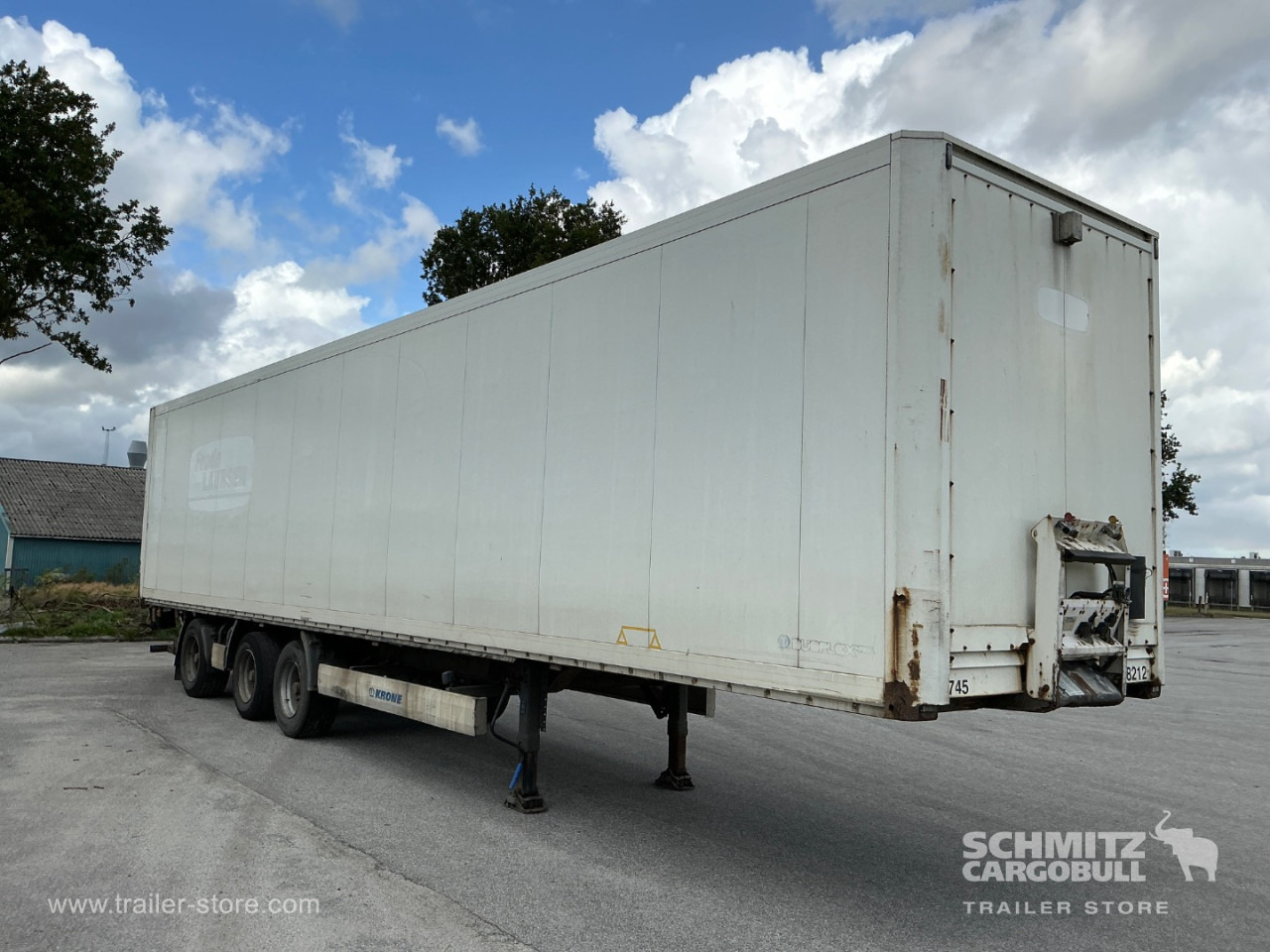 KRONE Dryfreight Standard Taillift - Closed box semi-trailer: picture 1 KRONE Dryfreight Standard Taillift - Closed box semi-trailer: picture 1