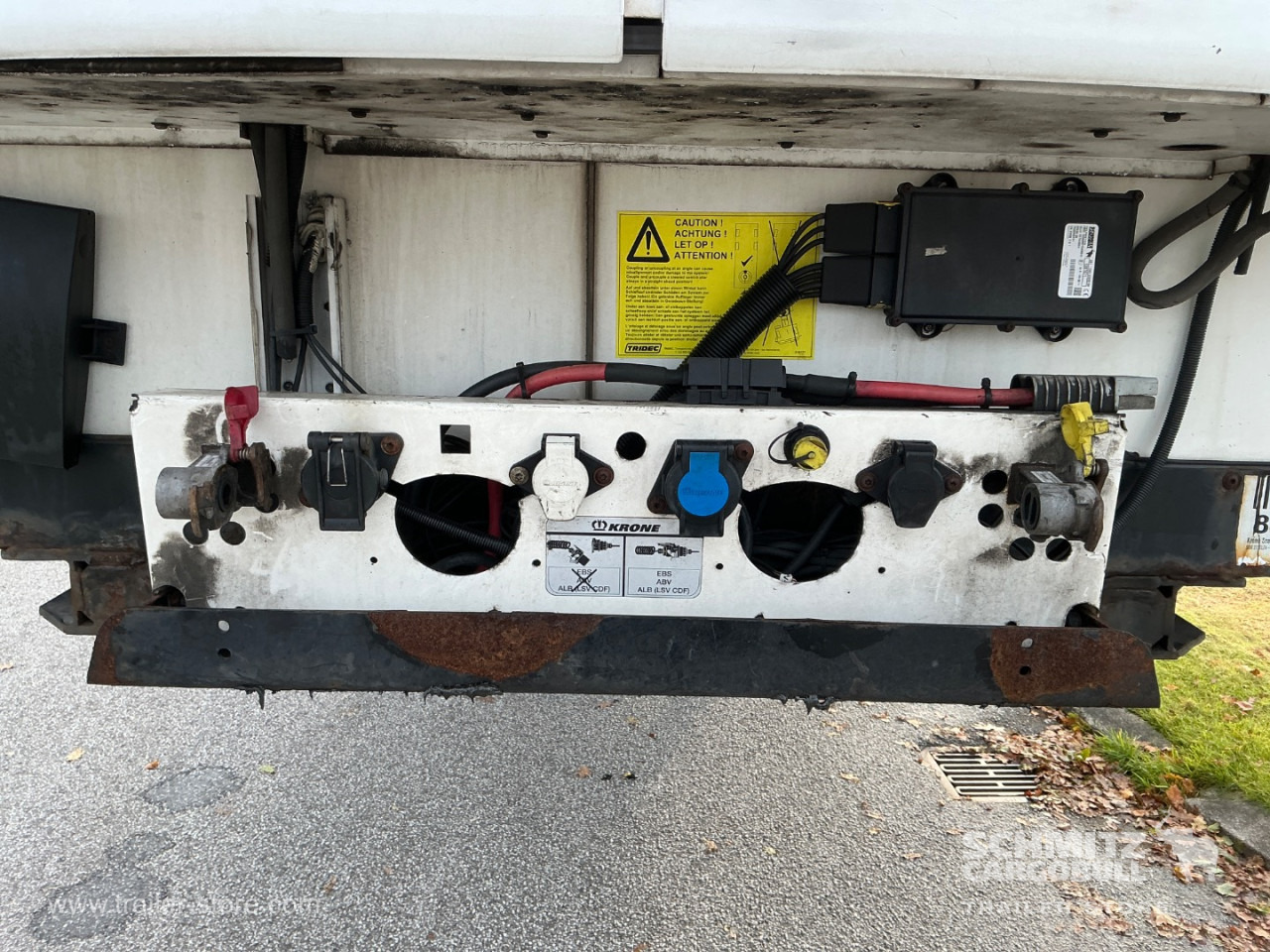KRONE Reefer Standard Taillift - Isothermal semi-trailer: picture 4 KRONE Reefer Standard Taillift - Isothermal semi-trailer: picture 4