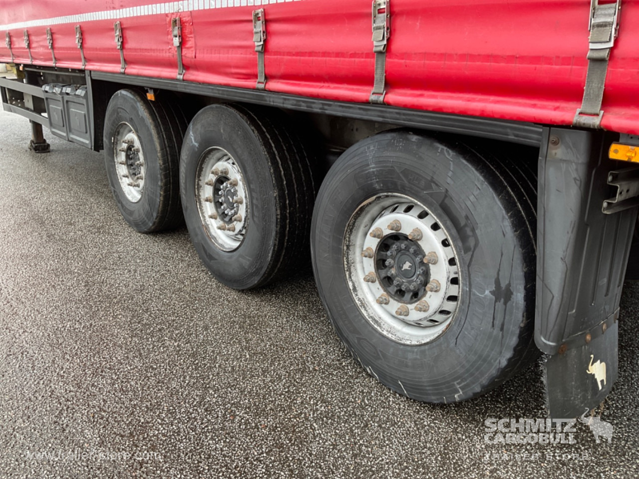 SCHMITZ Curtainsider Standard Forklift holder - Curtainsider semi-trailer: picture 3 SCHMITZ Curtainsider Standard Forklift holder - Curtainsider semi-trailer: picture 3