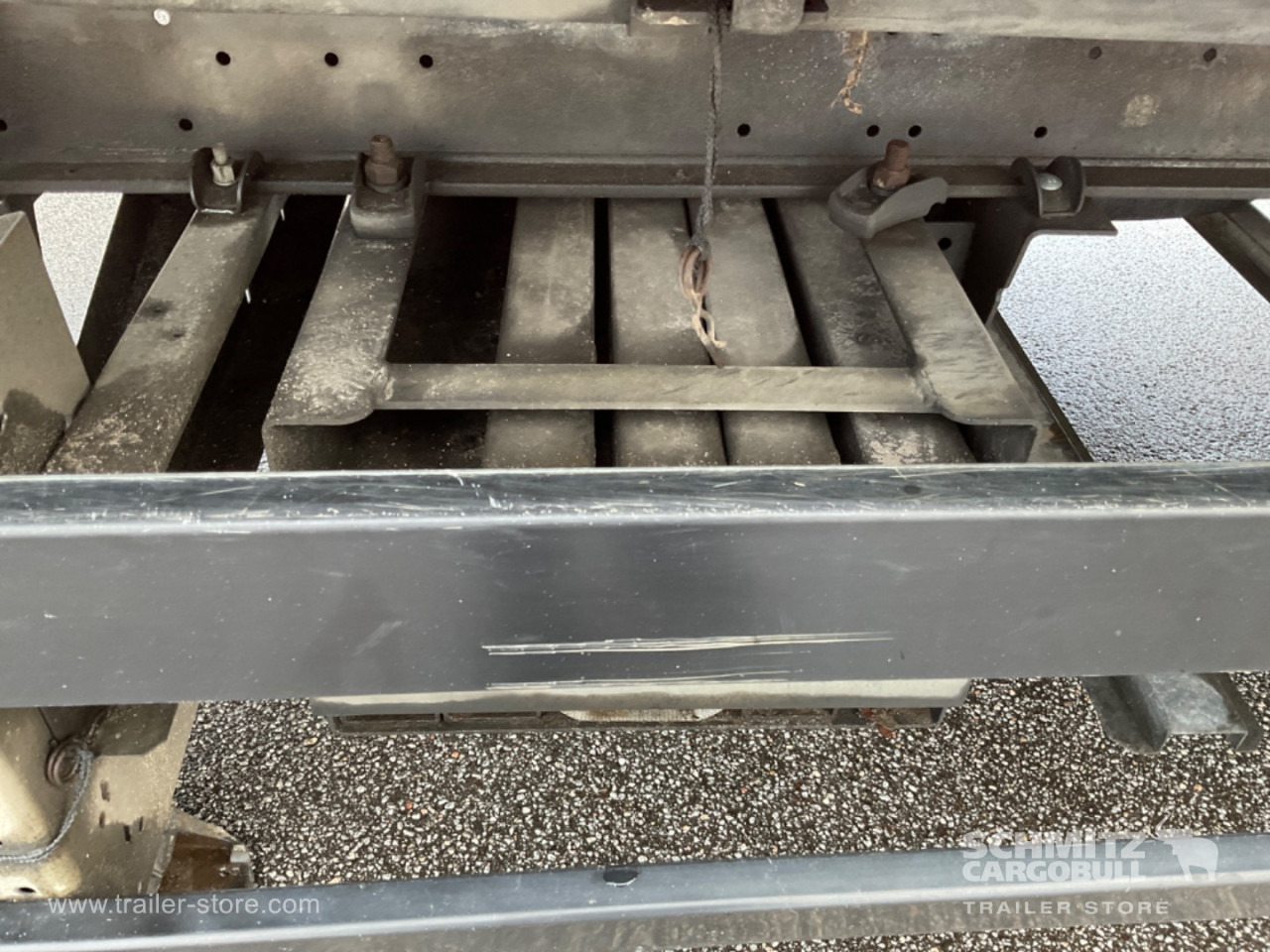 SCHMITZ Curtainsider Standard Forklift holder - Curtainsider semi-trailer: picture 5 SCHMITZ Curtainsider Standard Forklift holder - Curtainsider semi-trailer: picture 5