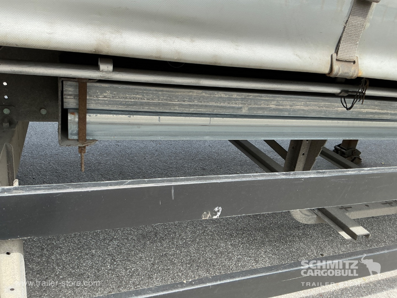 SCHMITZ Curtainsider Standard Taillift - Curtainsider semi-trailer: picture 5 SCHMITZ Curtainsider Standard Taillift - Curtainsider semi-trailer: picture 5