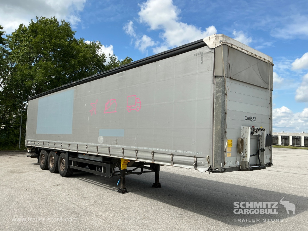SCHMITZ Curtainsider Standard Taillift - Curtainsider semi-trailer: picture 1 SCHMITZ Curtainsider Standard Taillift - Curtainsider semi-trailer: picture 1