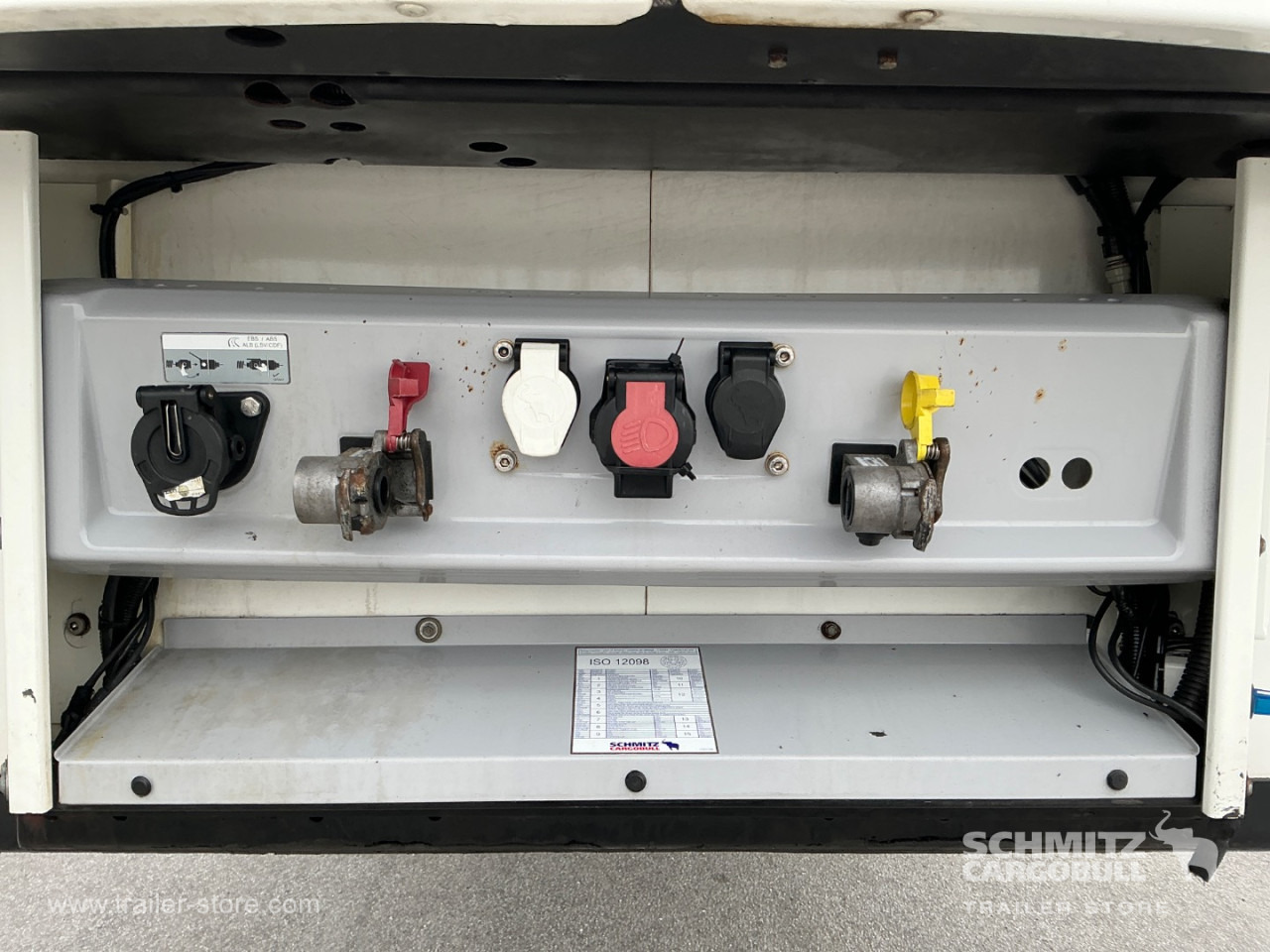 SCHMITZ Reefer Meat hanging system - Isothermal semi-trailer: picture 4 SCHMITZ Reefer Meat hanging system - Isothermal semi-trailer: picture 4